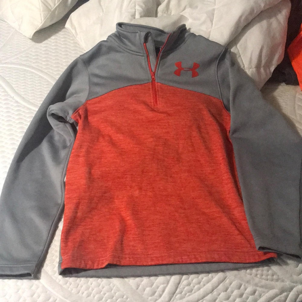 NWOT, YouthL UA pullover, perfect colors.
